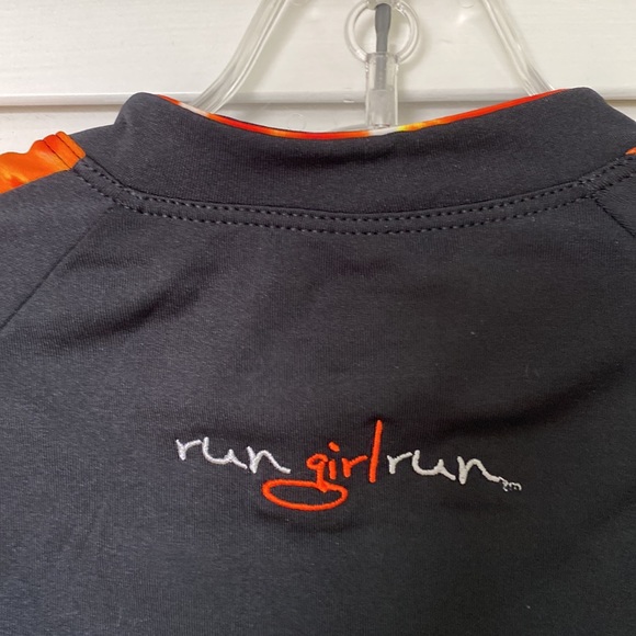 Run Girl Run medium polyester and Lycra running shirt - Picture 4 of 6